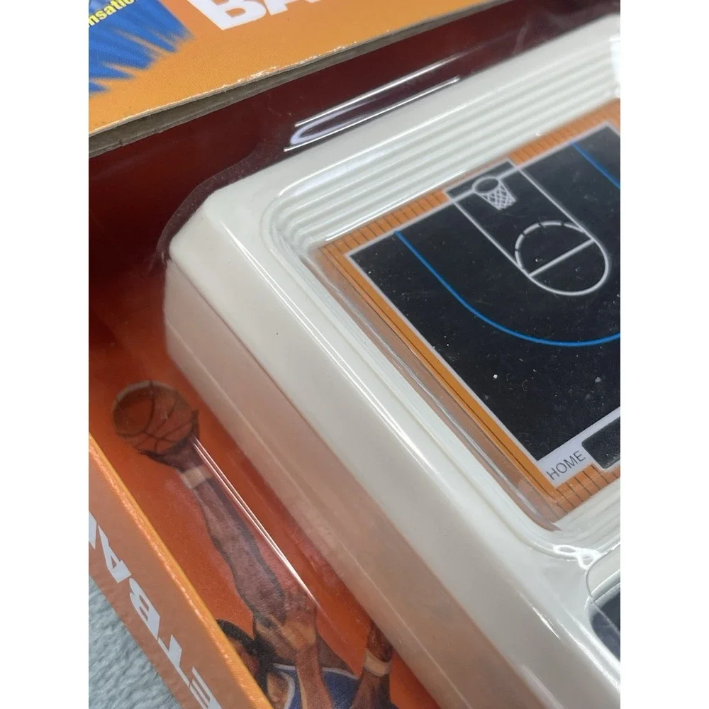 Mattel / Basic Fun Electronic Basketball Game 2016 Retro Handheld New Sealed Toy